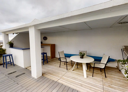 PARTE DE VILLA CON DOS APARTAMENTOS INDEPENDIENTES Y PISCINA CLIMATIZADA EN MIJAS