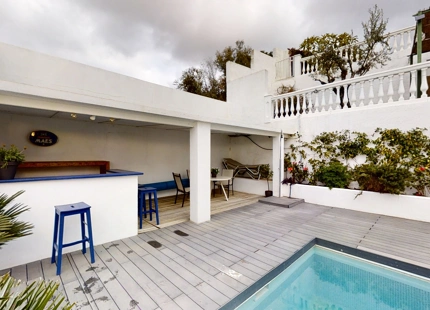 PARTE DE VILLA CON DOS APARTAMENTOS INDEPENDIENTES Y PISCINA CLIMATIZADA EN MIJAS