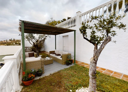 PARTE DE VILLA CON DOS APARTAMENTOS INDEPENDIENTES Y PISCINA CLIMATIZADA EN MIJAS
