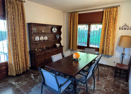 VILLA WITH RENOVATION POTENTIAL IN PARAÍSO MEDIO