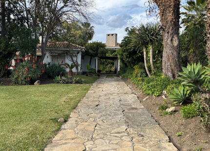 VILLA WITH RENOVATION POTENTIAL IN PARAÍSO MEDIO