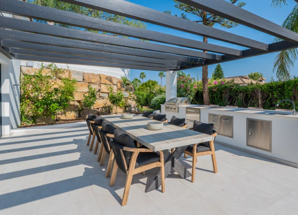LUXURY VILLA WITH SEA AND GOLF VIEWS IN EL PARAÍSO ALTO