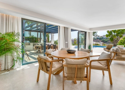 LUXURY VILLA WITH SEA AND GOLF VIEWS IN EL PARAÍSO ALTO