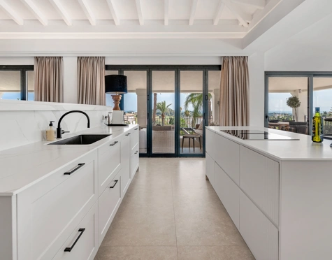 Villa for sale in Paraiso Alto, Benahavis