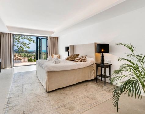 Villa for sale in Paraiso Alto, Benahavis