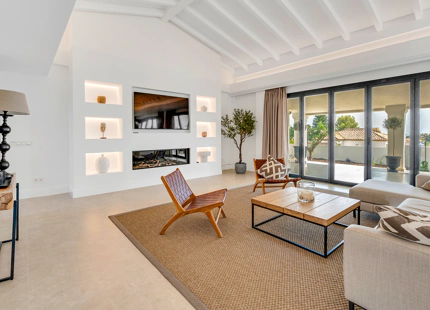 LUXURY VILLA WITH SEA AND GOLF VIEWS IN EL PARAÍSO ALTO