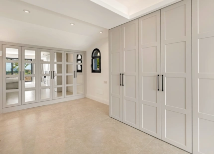 LUXURY VILLA WITH SEA AND GOLF VIEWS IN EL PARAÍSO ALTO