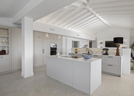 LUXURY VILLA WITH SEA AND GOLF VIEWS IN EL PARAÍSO ALTO