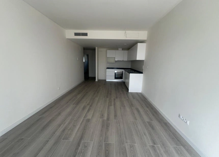 APARTAMENTO MODERNO CON VISTAS AL MAR EN ESTEPONA
