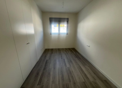 APARTAMENTO MODERNO CON VISTAS AL MAR EN ESTEPONA