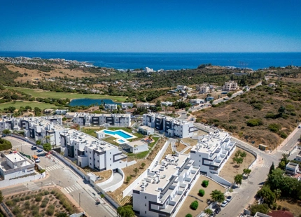 APARTAMENTO MODERNO CON VISTAS AL MAR EN ESTEPONA