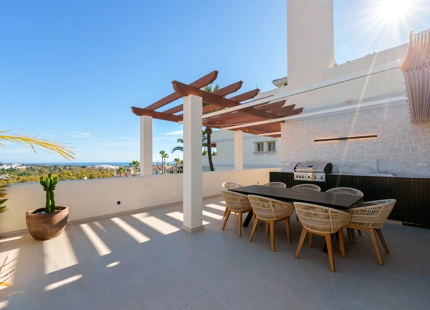 LUXURY DUPLEX PENTHOUSE WITH PANORAMIC SEA AND MOUNTAIN VIEWS IN NUEVA ANDALUCÍA