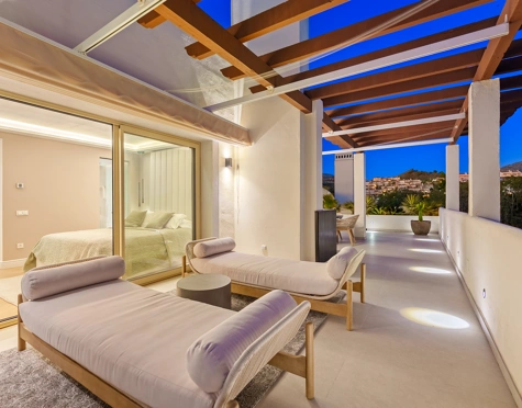 Duplex Penthouse for sale in Nueva Andalucia, Marbella