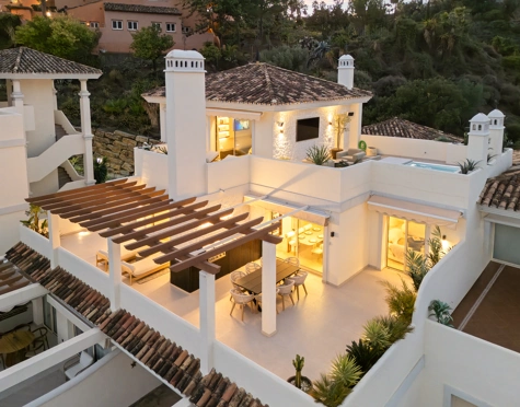 Duplex Penthouse for sale in Nueva Andalucia, Marbella