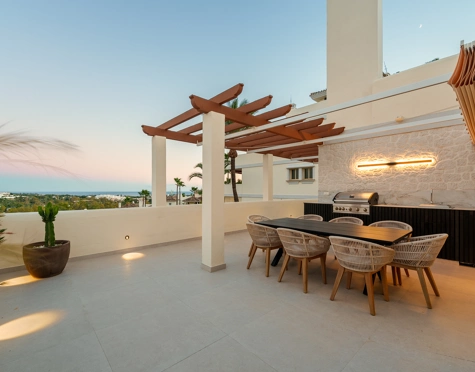 Duplex Penthouse for sale in Nueva Andalucia, Marbella