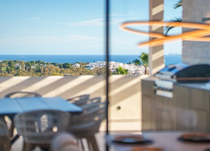 LUXURY DUPLEX PENTHOUSE WITH PANORAMIC SEA AND MOUNTAIN VIEWS IN NUEVA ANDALUCÍA