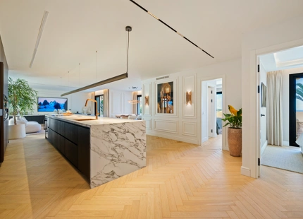 LUXURY DUPLEX PENTHOUSE WITH PANORAMIC SEA AND MOUNTAIN VIEWS IN NUEVA ANDALUCÍA