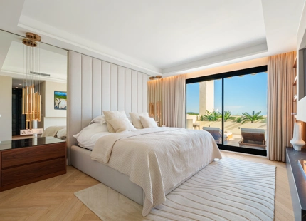 LUXURY DUPLEX PENTHOUSE WITH PANORAMIC SEA AND MOUNTAIN VIEWS IN NUEVA ANDALUCÍA