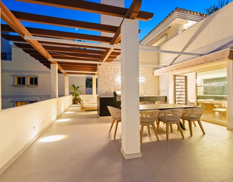 Duplex Penthouse for sale in Nueva Andalucia, Marbella