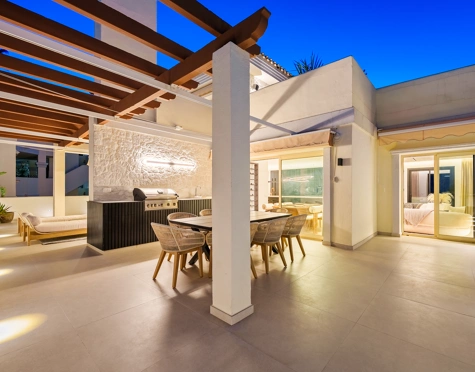 Duplex Penthouse for sale in Nueva Andalucia, Marbella