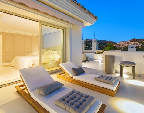 Duplex Penthouse for sale in Nueva Andalucia, Marbella