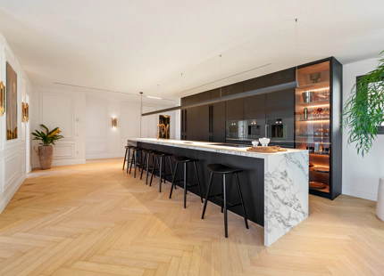 LUXURY DUPLEX PENTHOUSE WITH PANORAMIC SEA AND MOUNTAIN VIEWS IN NUEVA ANDALUCÍA