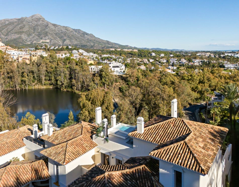 Duplex Penthouse for sale in Nueva Andalucia, Marbella