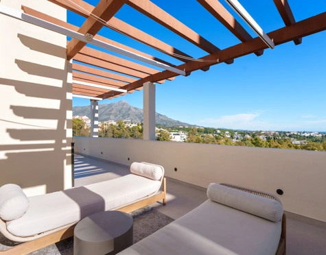 Duplex Penthouse for sale in Nueva Andalucia, Marbella