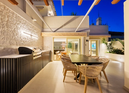 LUXURY DUPLEX PENTHOUSE WITH PANORAMIC SEA AND MOUNTAIN VIEWS IN NUEVA ANDALUCÍA