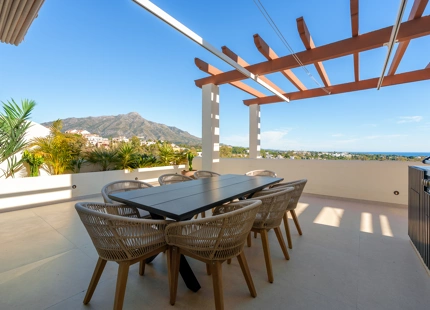LUXURY DUPLEX PENTHOUSE WITH PANORAMIC SEA AND MOUNTAIN VIEWS IN NUEVA ANDALUCÍA