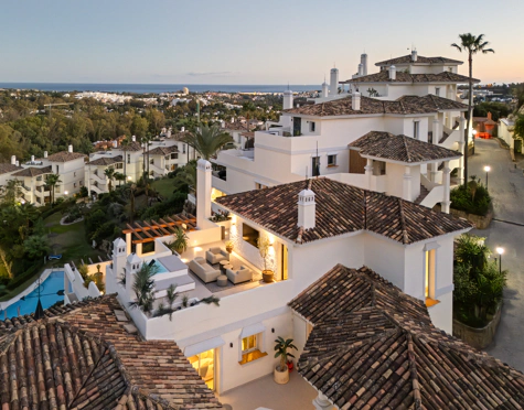 Duplex Penthouse for sale in Nueva Andalucia, Marbella