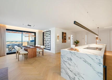 LUXURY DUPLEX PENTHOUSE WITH PANORAMIC SEA AND MOUNTAIN VIEWS IN NUEVA ANDALUCÍA