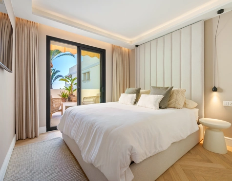 Duplex Penthouse for sale in Nueva Andalucia, Marbella