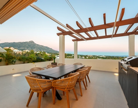 Duplex Penthouse for sale in Nueva Andalucia, Marbella