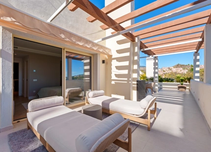 LUXURY DUPLEX PENTHOUSE WITH PANORAMIC SEA AND MOUNTAIN VIEWS IN NUEVA ANDALUCÍA