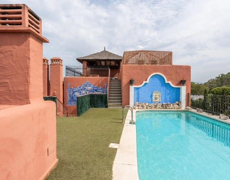 Penthouse for sale in Estepona East