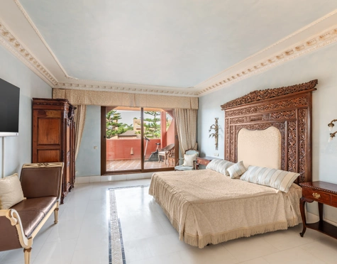 Penthouse for sale in Estepona East