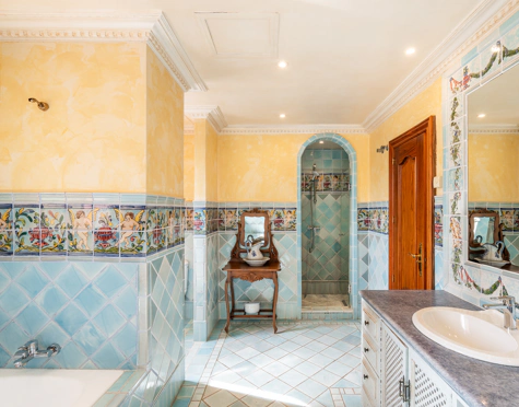 Penthouse for sale in Estepona East