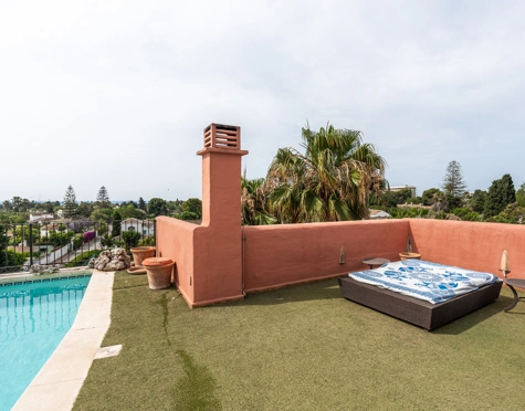 Penthouse for sale in Estepona East