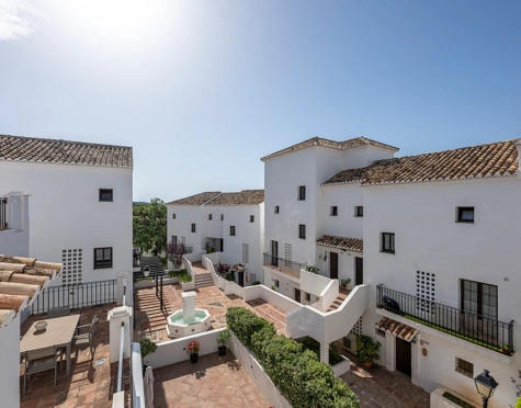 Triplex for sale in Los Altos de los Monteros, Marbella Este