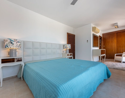 Triplex for sale in Los Altos de los Monteros, Marbella Este