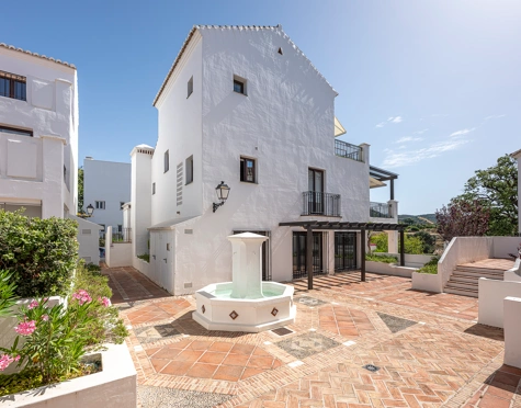 Triplex for sale in Los Altos de los Monteros, Marbella Este
