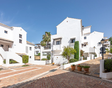 Triplex for sale in Los Altos de los Monteros, Marbella Este