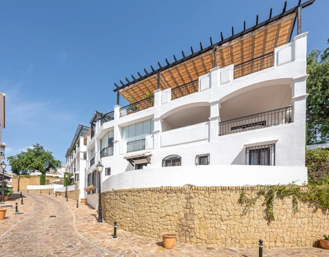 Triplex for sale in Los Altos de los Monteros, Marbella Este