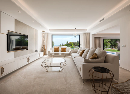REFINED MEDITERRANEAN VILLA WITH PANORAMIC SEA VIEWS IN EL MADROÑAL