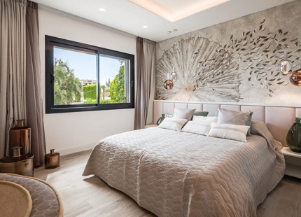 REFINED MEDITERRANEAN VILLA WITH PANORAMIC SEA VIEWS IN EL MADROÑAL