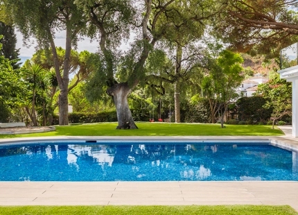 REFINED MEDITERRANEAN VILLA WITH PANORAMIC SEA VIEWS IN EL MADROÑAL