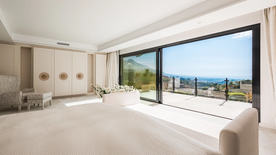 Villa for sale in El Madroñal, Benahavis