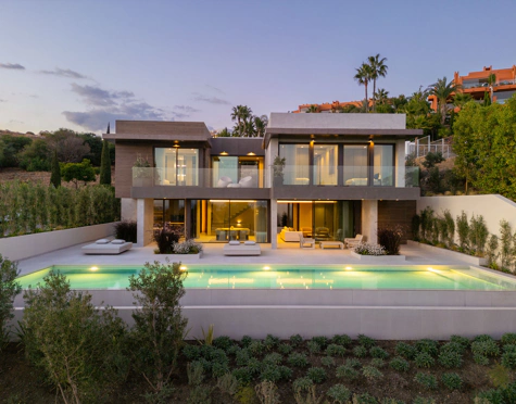 Villa for sale in Los Flamingos, Benahavis