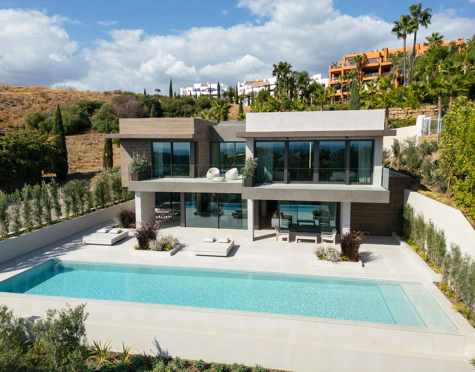 Villa for sale in Los Flamingos, Benahavis